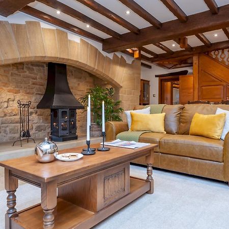 Farmhouse Barn - Rustic Luxury For Families -Leeds Pass The Keys Villa Pudsey Exterior photo